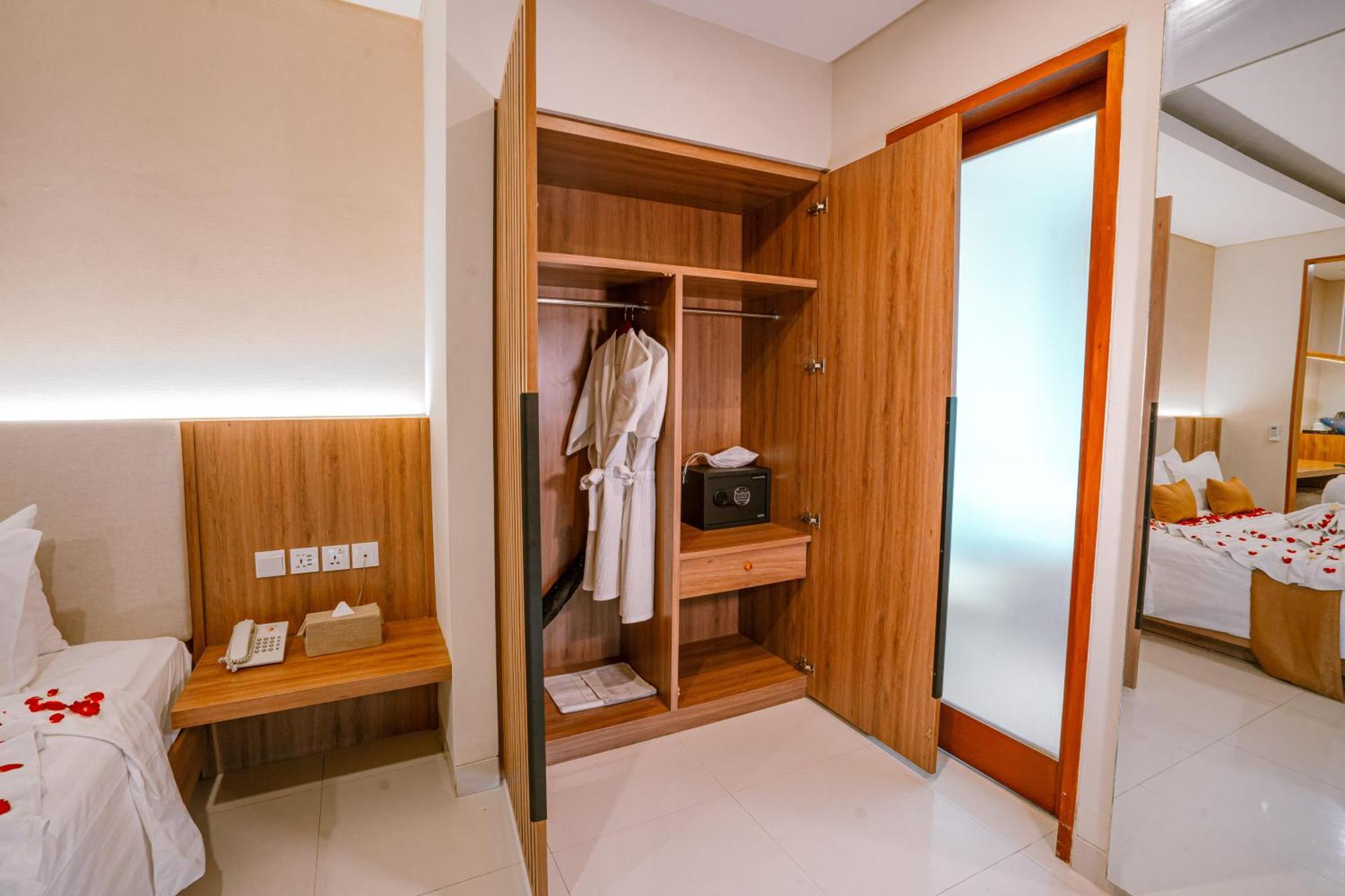 The Sakaye Villas & Spa Legian  Room photo